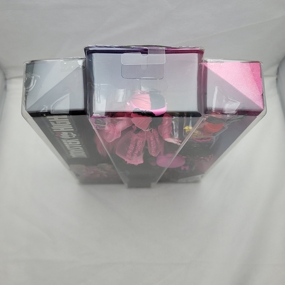 Monster High Draculaura Doll - Picture 5 of 7